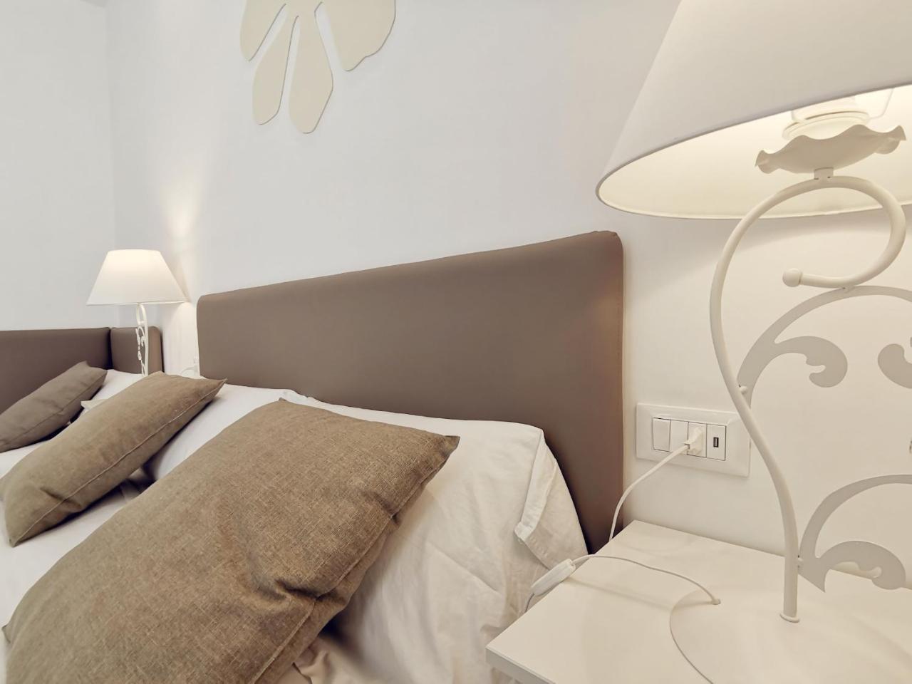 Flos Guest House Lucera Esterno foto