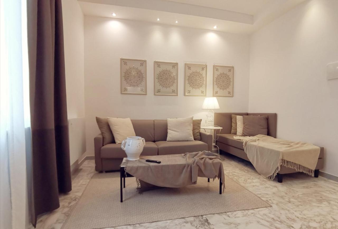 Flos Guest House Lucera Esterno foto