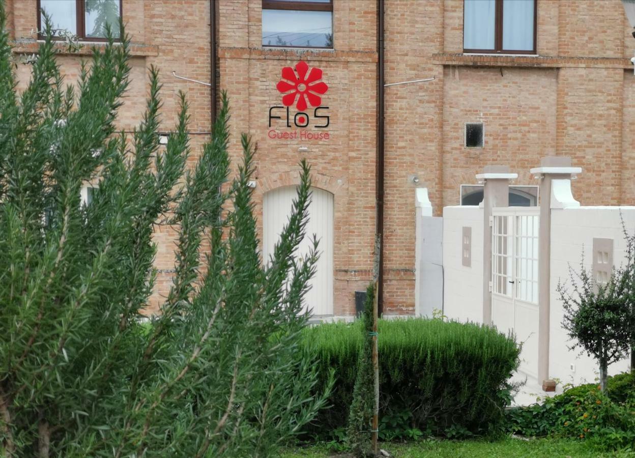 Flos Guest House Lucera Esterno foto